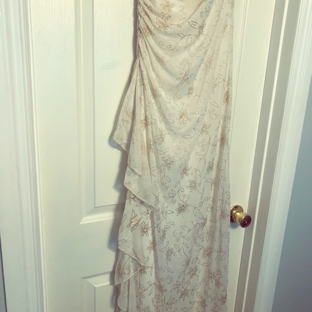 Long white and gold dress with Side details